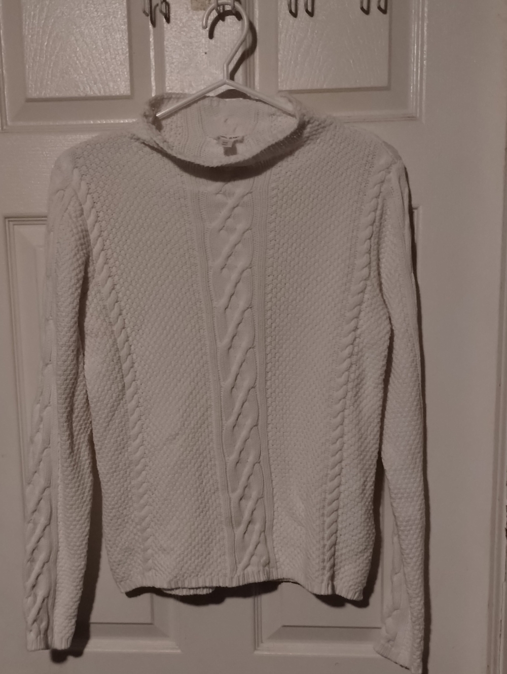 Cream Cable-Knit Turtleneck Sweater .Xs